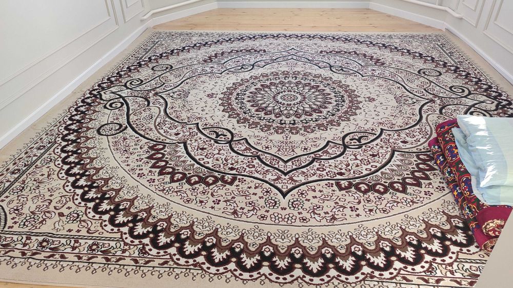 Гилем сатылады. Размер 4х4м жағдайы идеал