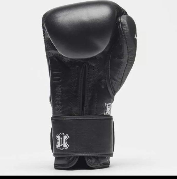 Боксови Ръкавици Leone The Greatest Black 14 oz