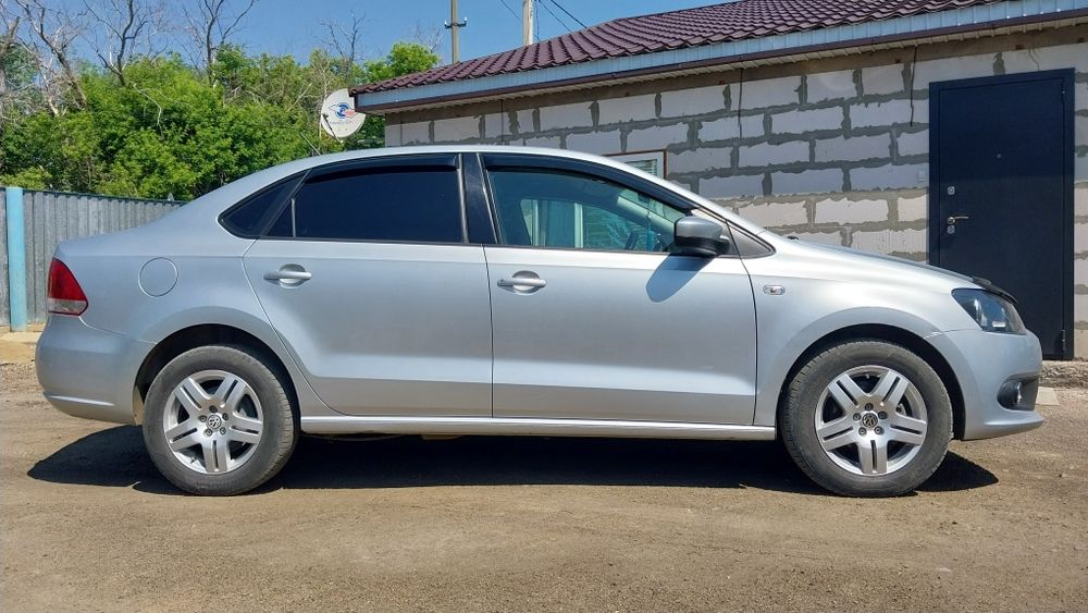 Фольксваген поло-5 2013гв