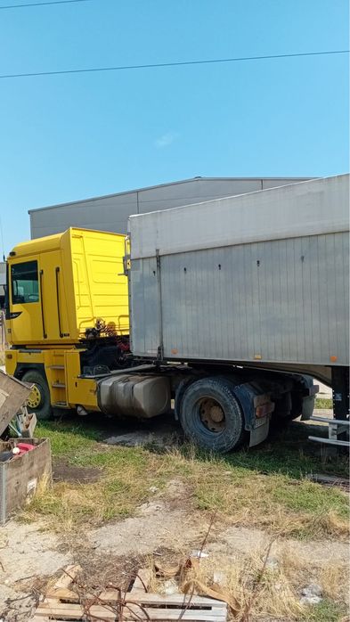 Vând ansamblu Renault Magnum + semiremorcă cereale 65 m³ - Gata de lucru
