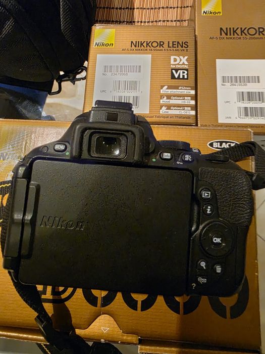 Camera foto Nikon D5500 cutie desigilata cu 2obiective 18-55 si 55-200