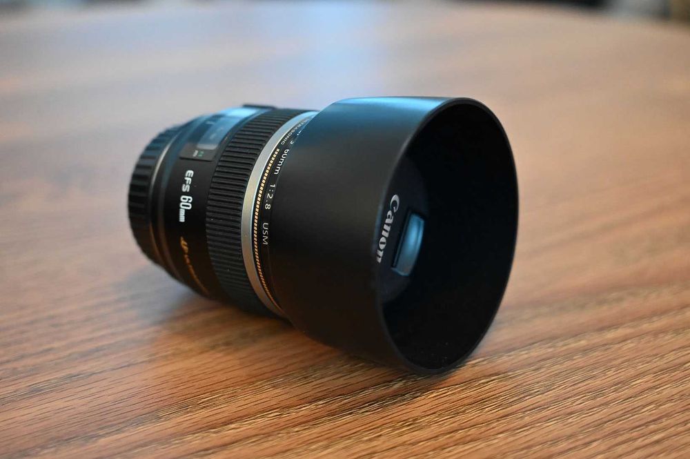 Canon 60D + обективи + светкавица + раница