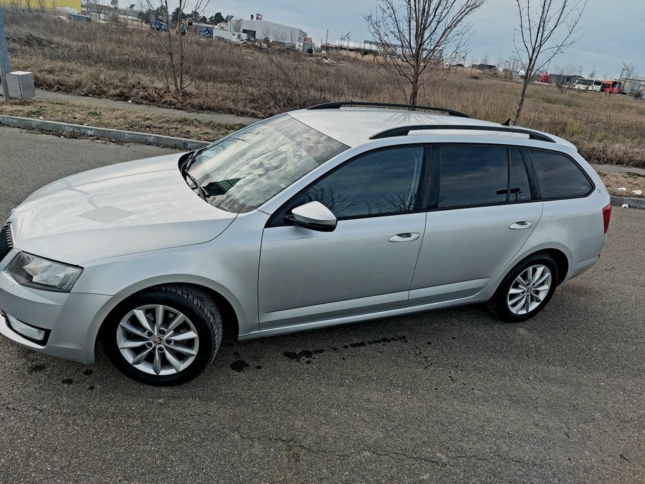 Vând SKODA Octavia III