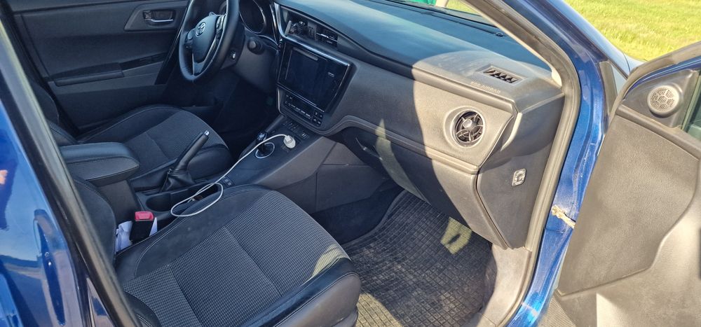 Vând Toyota Auris 1.8 Hibrid