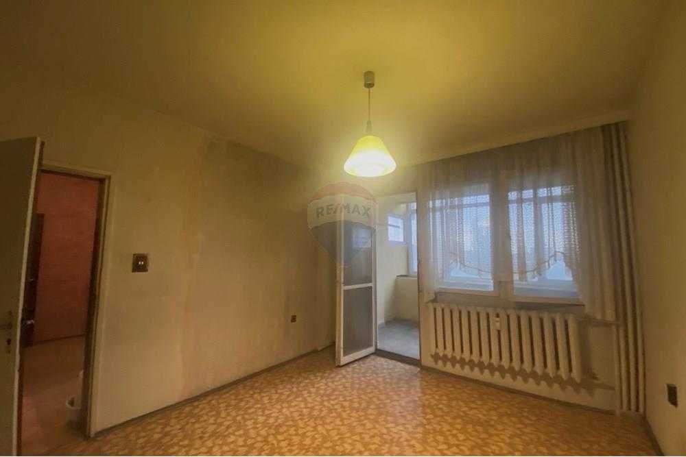 Продава се Тристаен апартамент в Шумен, Пазара - 90 кв.м за 1275 €/кв.м - Снимка #12