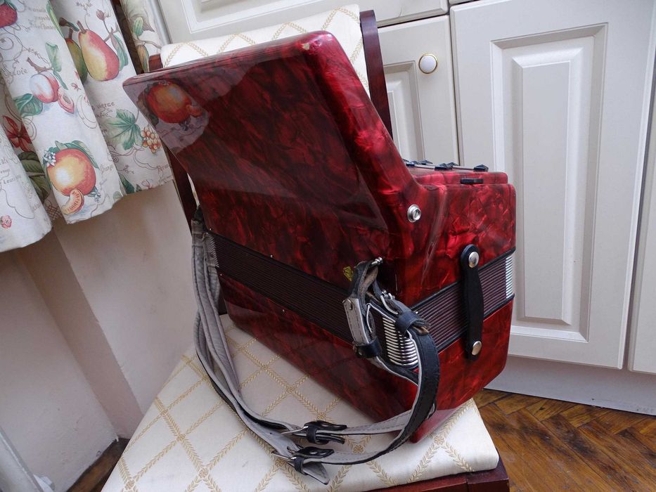 Акордеон Велтмайстер Серино 80 баса