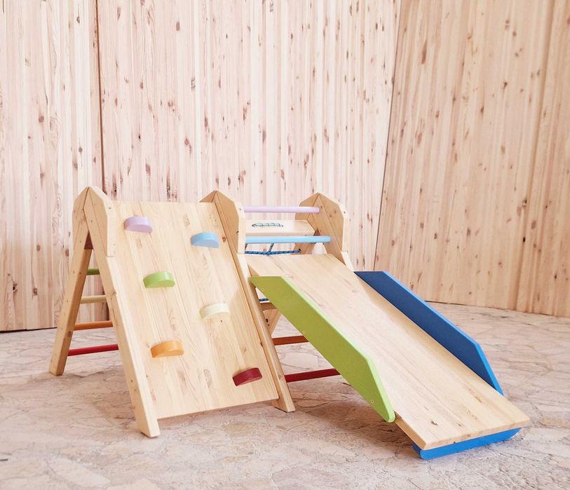 Mini Catarator cu 4 trasee si tobogan