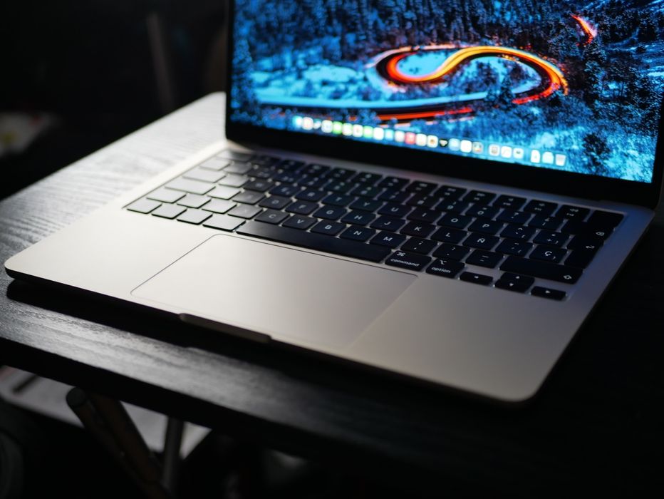 apple macbook air m2 - Laptopuri oferte online | OLX.ro