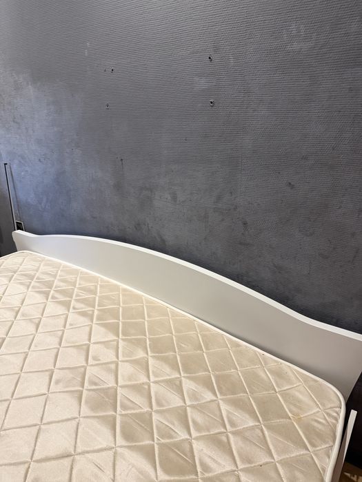 Кровать с матрсаом