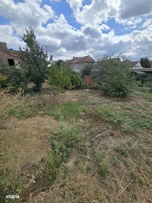 Casă cu 2 apartamente independente, teren de 719 mp - Str. Barițiu 108