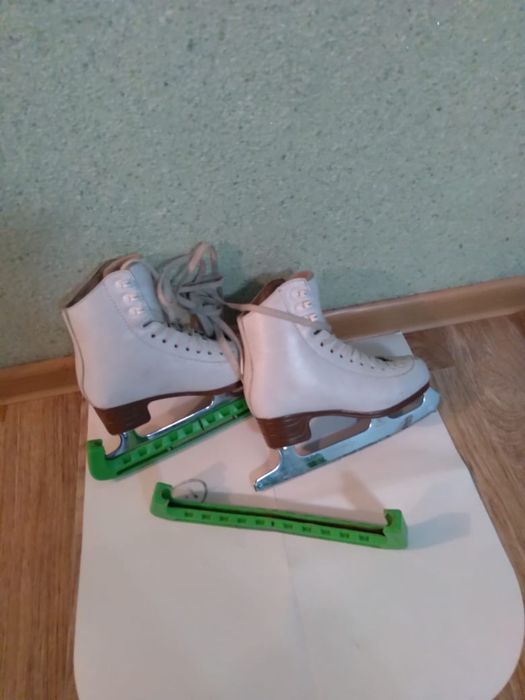 Продам коньки профессиональные
