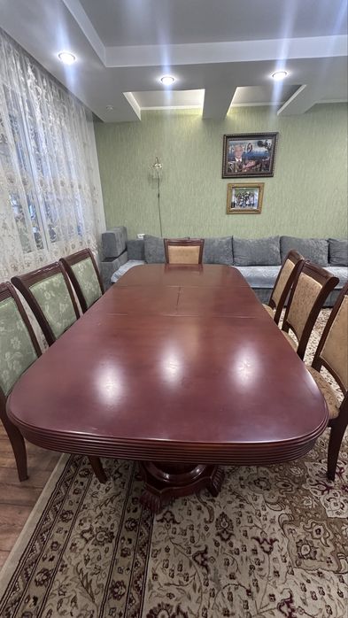 Стол со стульями