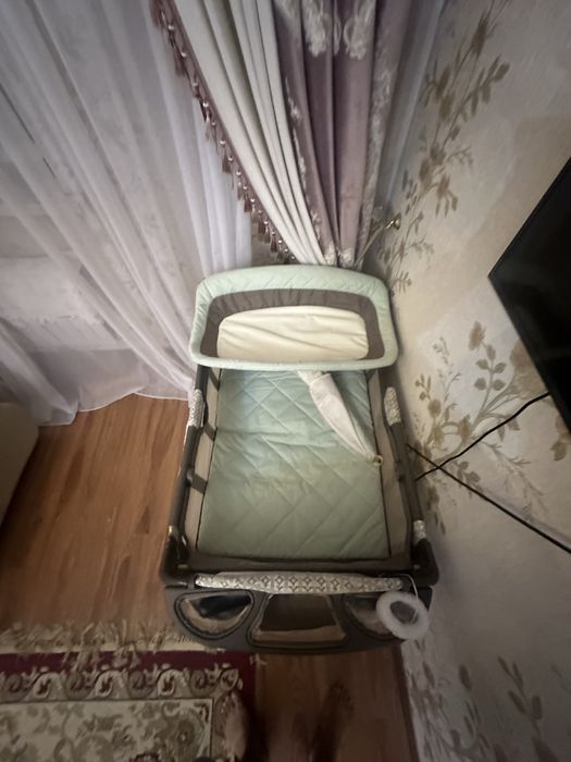 Манеж кровать Graco в очень хорошем