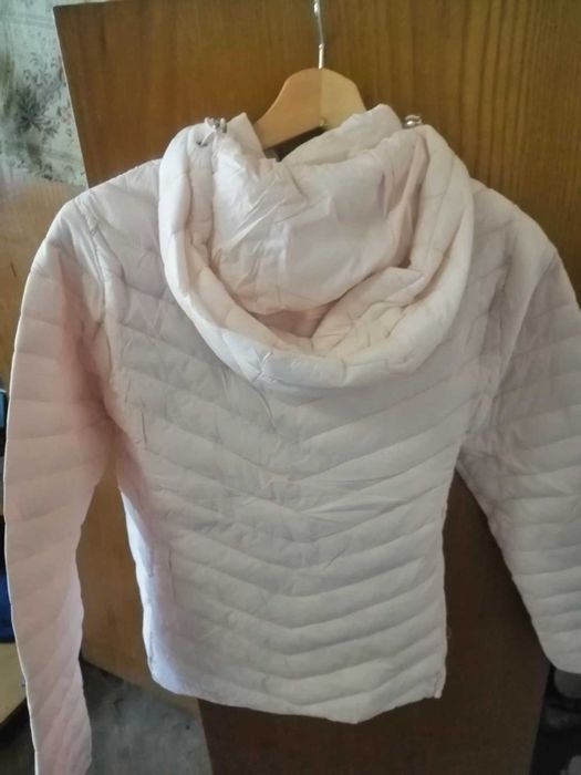 Geaca subtire cu gluga