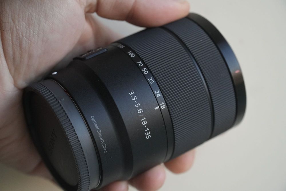 Obiectiv Sony E 18-135mm f/3.5-5.6 OSS – APS-C