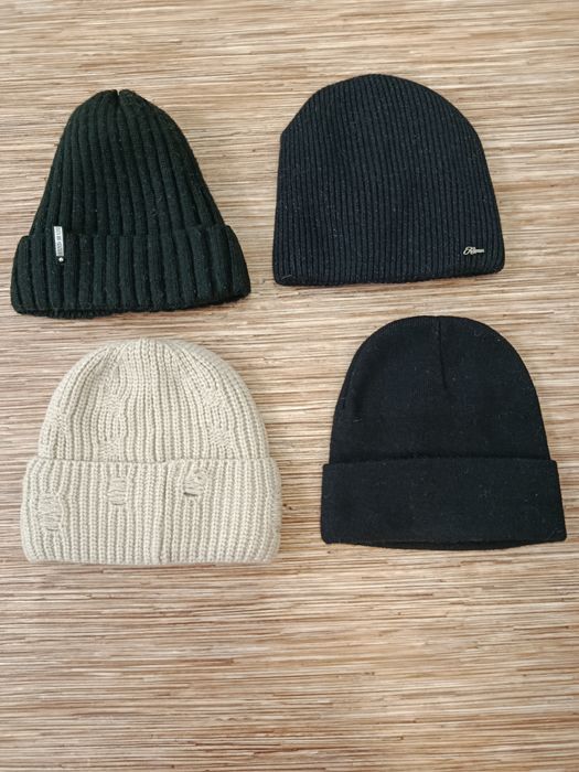 Шапки женские  распродажа.