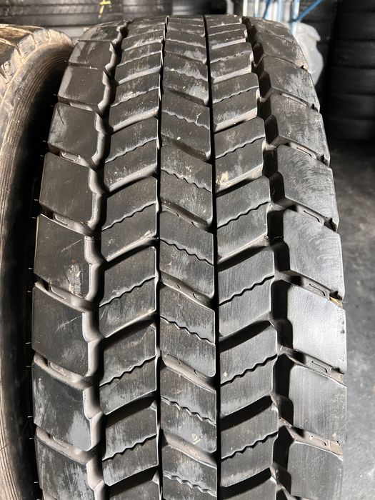 2 anvelope camion tractiune 315/70/22.5 , Truckstar , 13-14 mm