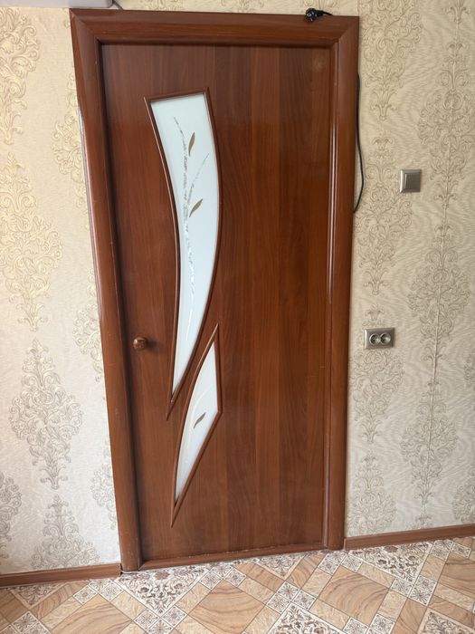 Продам б/у двери