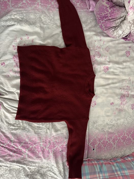 Бордовая кофта очень удобная