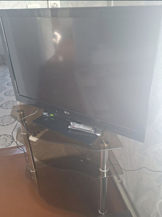 Телевизор LG в харошем состояние отличное