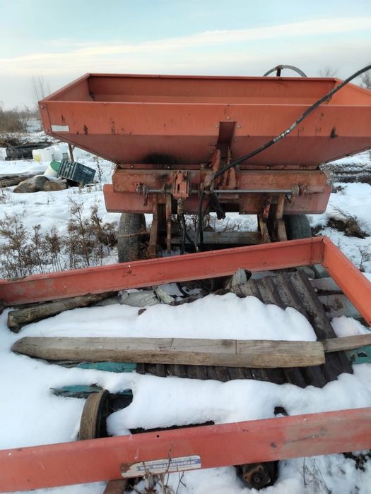 Разбрасыватель удобрения