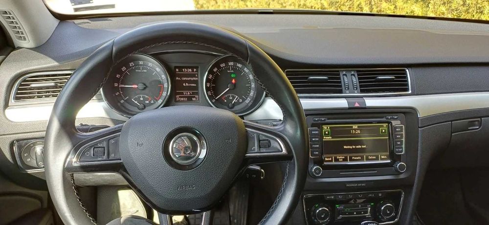 Skoda Superb Combi 4x4  ГАРАЖНА