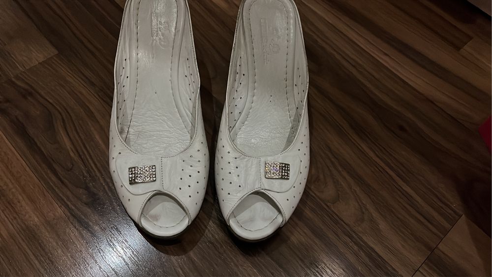 Шлепки женские