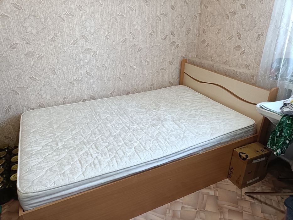 Продам кровать б/у