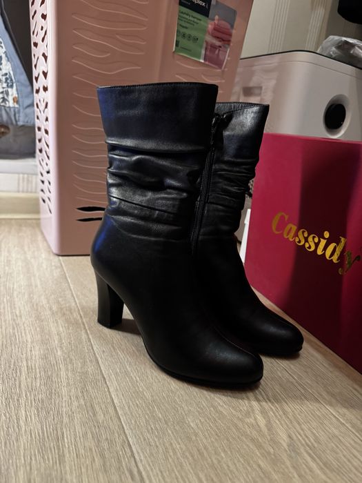 Продам осенние сапоги