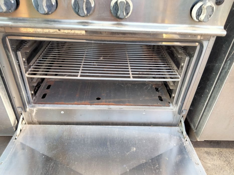 Vând aragaz 6 ochiuri cu cuptor, Casta Italia,linia 700