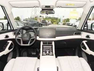 BYD Yuan Up full EV naxt va bolib tolashga