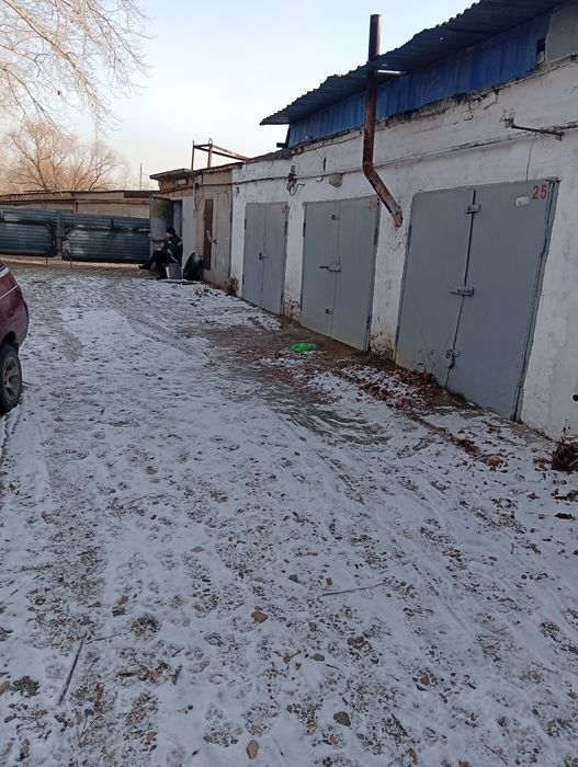 Продам три гаража вместе