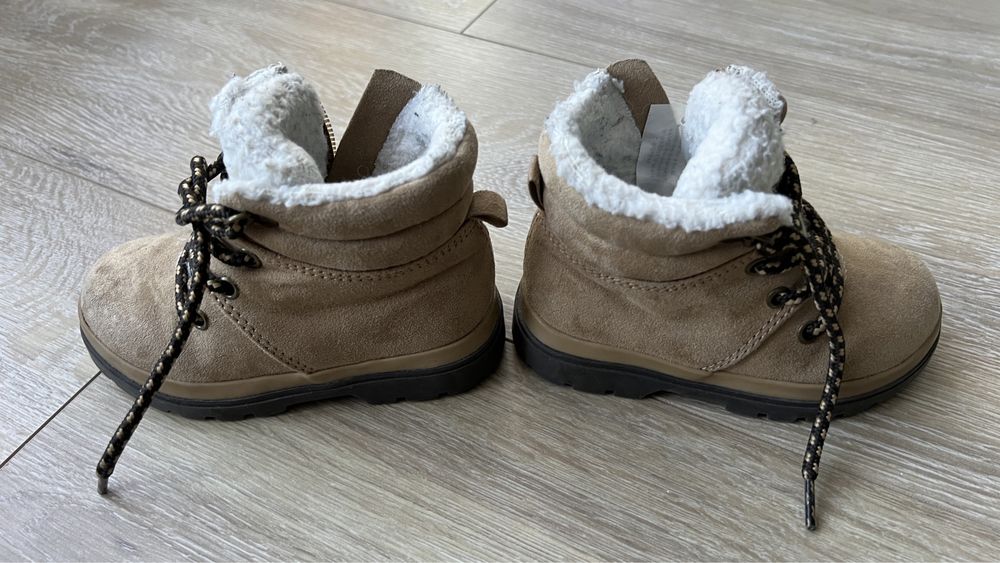 Ghete / cizmulițe / bocanci copii H&M mărime 20-21