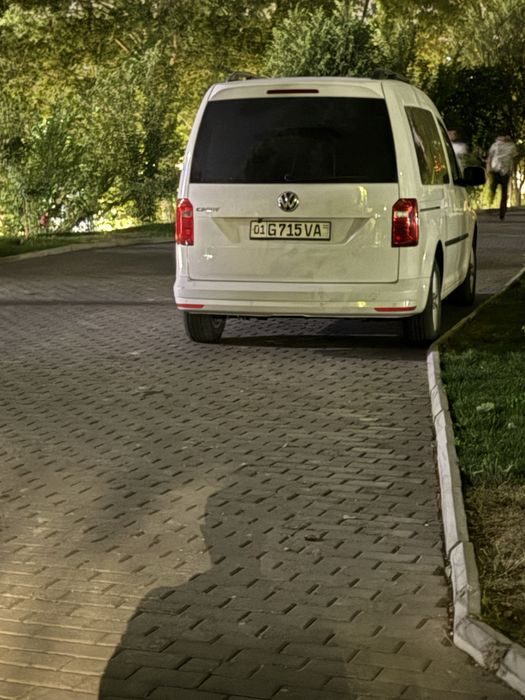 volkswagen caddy tredline 4ta eshikli