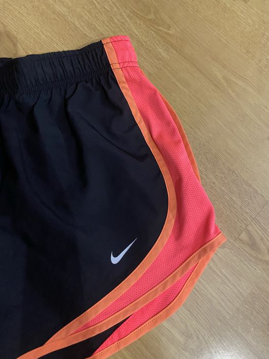 Дамски къси панталони Nike