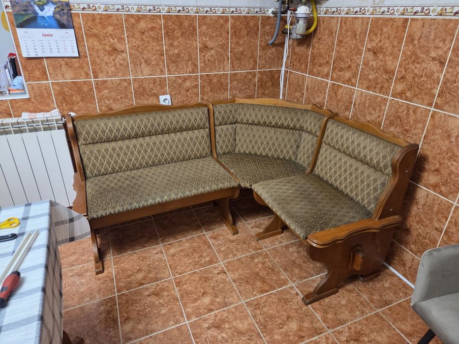 Colțar rustic lemn masiv cu masa și scaune