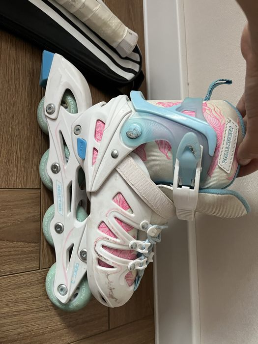 продам детские ролики 32-36