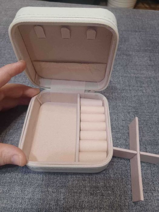 Кутия за бижута 1 НАЛИЧНА