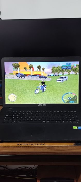 Vând laptop i5 2.400 Ghz 8 GB ram SSD 250 GB  placă video dedicată 2 GB Nvidia