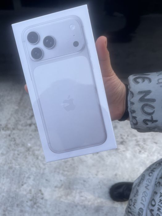 Срочно Iphone 17 pro max