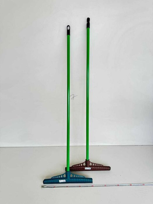 Сгон для пола гелевый. резиновый. губчатый.