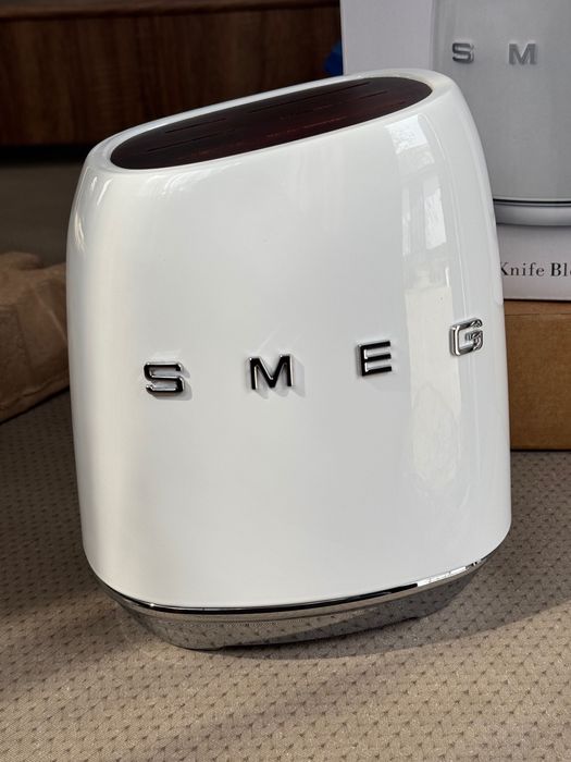 Ножи SMEG белый кейс