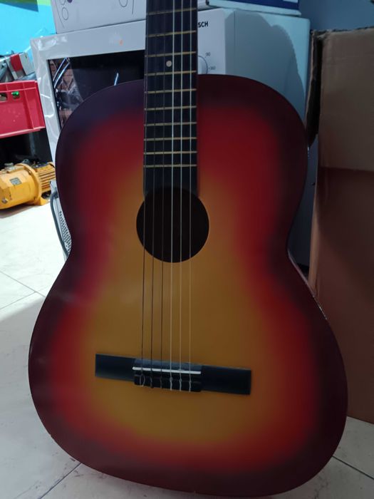 Класическа китара Paldin – 4/4, sunburst дизайн