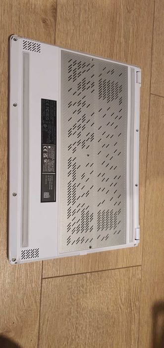 Laptop Asus Zephyrus G14 6900HS, 6700S, ecran 2k+ defect