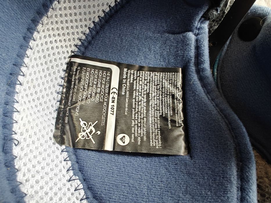 Ски каска Roxy с очила Rossignol