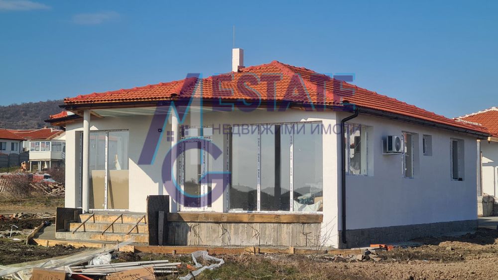 Продава класическа едноетажна къща с 3 спални - в гр. Каблешково,