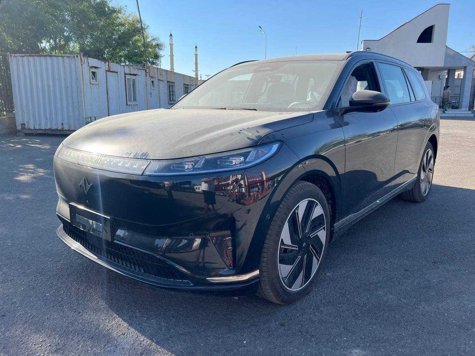 2024 Dongfeng eπ008