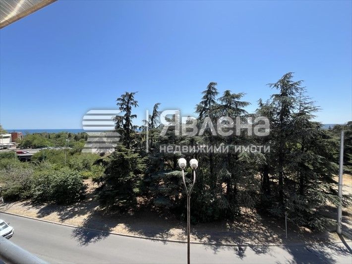 Продава се Многостаен апартамент в Варна, Бриз - 190 кв.м за 2264 €/кв.м - Снимка #9