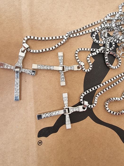 Колие Кръста на Вин Дизел (Домимик Торетојот
Бързи и Яростни