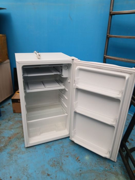 Холодильник AVA ARF-101LN белый